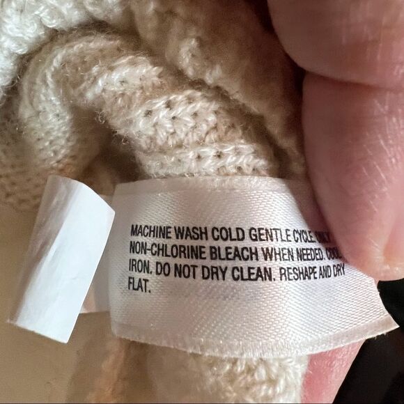 Gap Wool Color Block Sweater, Size Medium.  Great for in between seasons. - Picture 5 of 5